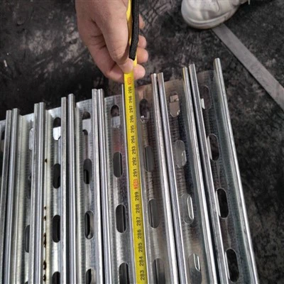 Canal de métal galvanisé